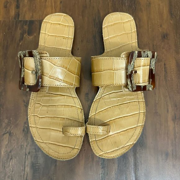 DEFINERY The Loop Ring Croc-Embossed Tan Leather Sandals - Picture 3 of 11